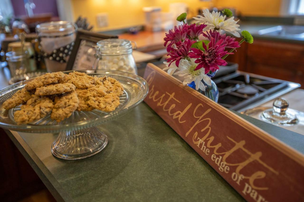 Purple Mountain Bed & Breakfast & Spa Crested Butte Exteriör bild
